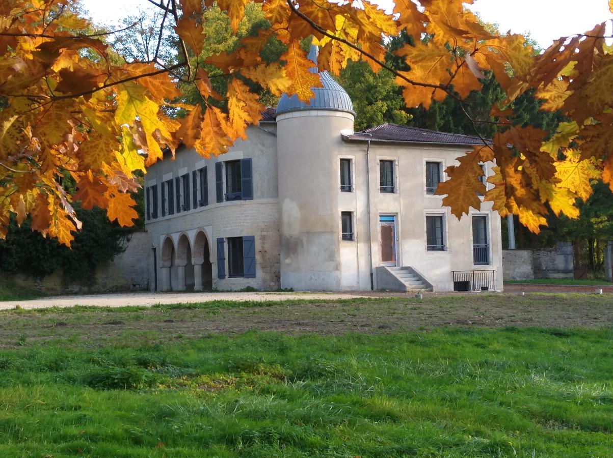 Lodge Hotel De Sommedieue Verdun Exterior photo