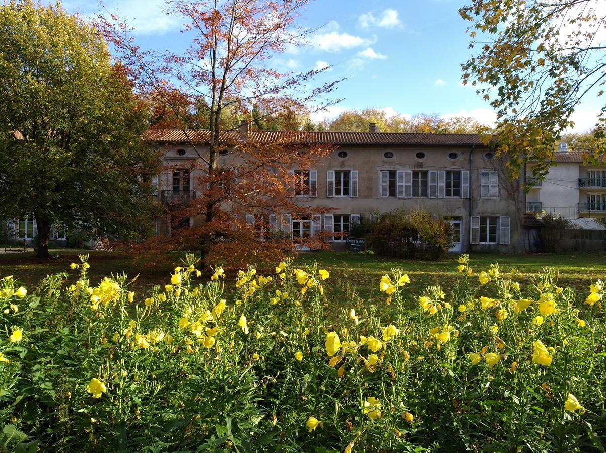 Lodge Hotel De Sommedieue Verdun Exterior photo