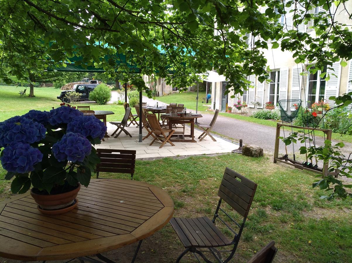 Lodge Hotel De Sommedieue Verdun Exterior photo
